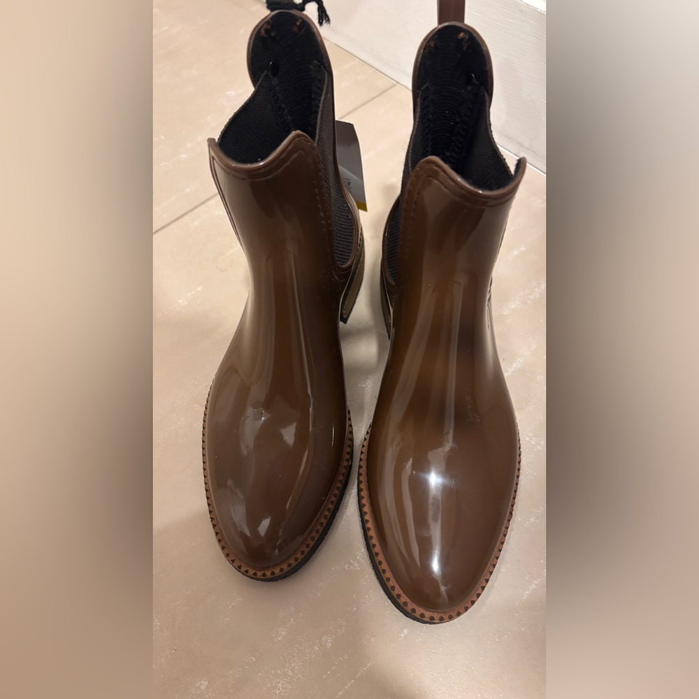Elegant Brown Ankle Boots